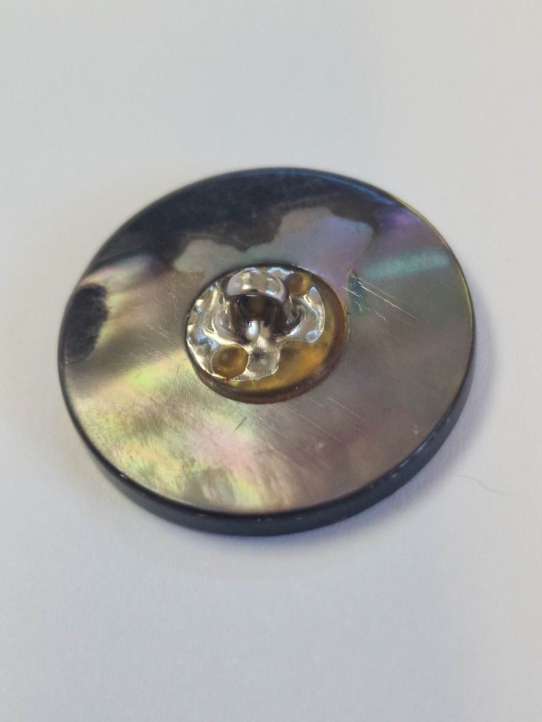 Shank Shell Button Grey Shank Tahiti Mother of Shell Button - The Button Queen
