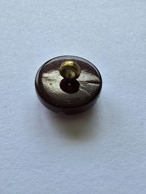 a2ae1a0d-c289-43e4-96e4-914b917c882f Brown Hand-Cut Plastic Shanked Button