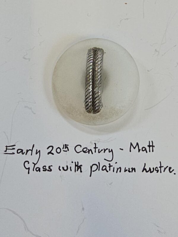 65a3b188-6466-4426-bd4c-16e254822584 Matt Glass with Platinum Lustre