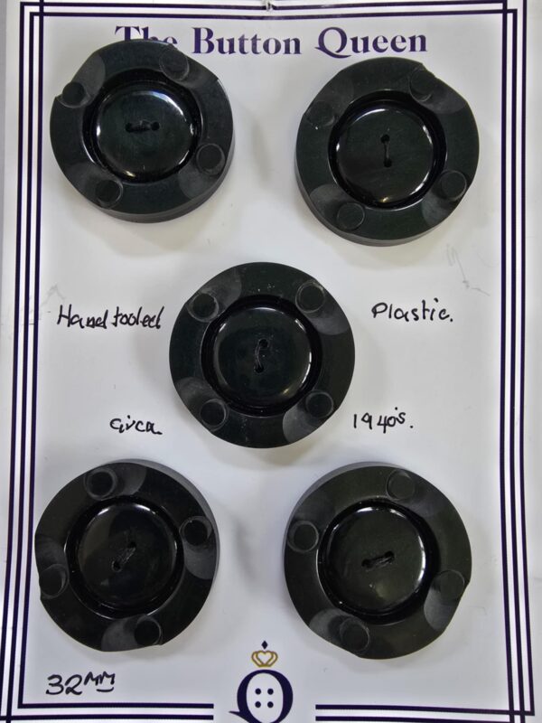 7f0a396b-b45e-480a-a3a9-db6fab0e8bc5 Hand Tooled Vintage Plastic 2 Hole Buttons
