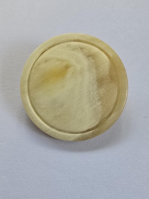 190affcc-641b-479c-acbb-36eef419ddda Pale Blonde Shanked Rimmed Horn Button