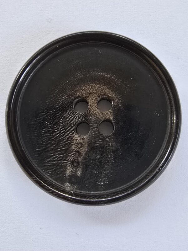 Stright Edged Rimmed Horn Button