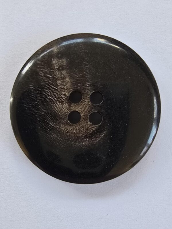 Stright Edged Rimmed Horn Button