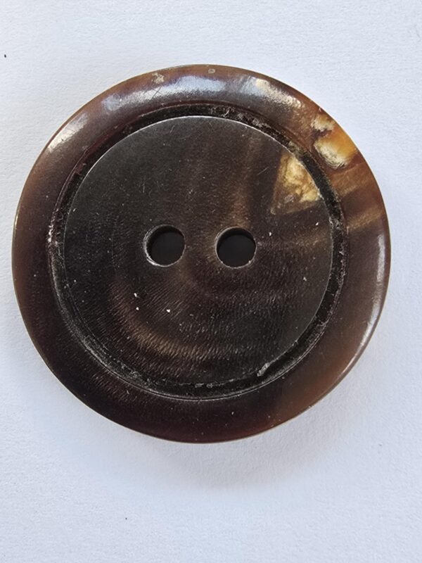 18cd5e89-6b82-49d5-b444-3ab823ad9afe Nepalese Horn 2 Hole With Outer Rim Button