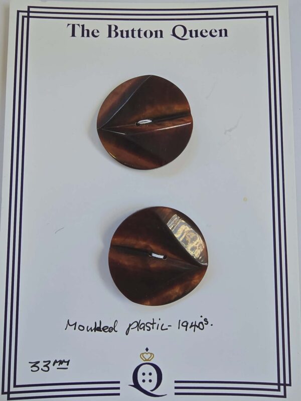 Moulded 1940's Plastic Buttons