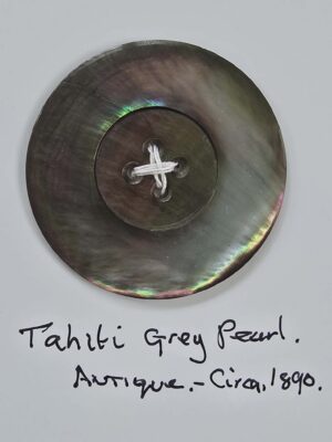 Antique Grey Tahiti Pearl Button