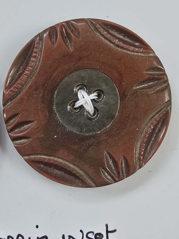 3adfa075-aa3f-4ef4-9337-54a32b42f111 Hand Cut Casein and Pearl