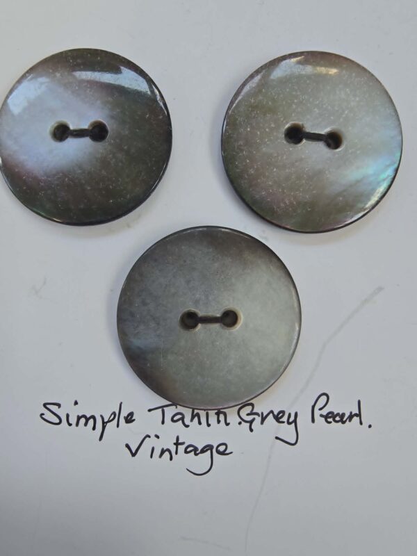 Vintage Simple Grey Tahiti Grey Pearl