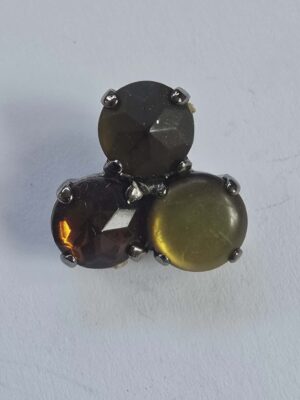 3 Stone Modern Claw Set Buttons