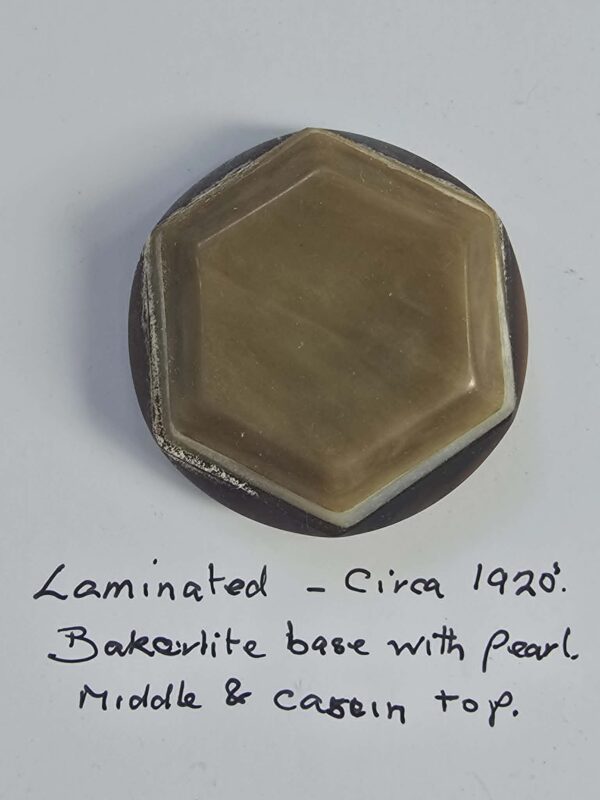 Laminated Large Backerlite Base Button