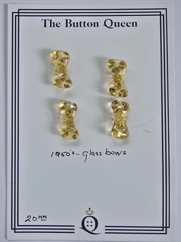 7cc39444-7b9d-4508-87a5-aed8dd1b2bab Set of 4 Glass Bow Buttons