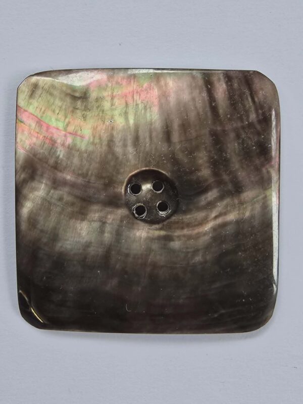 9fab6087-321c-4ad9-98dc-3a5a1e050c1a Tahiti Grey large Square 4 hole Button