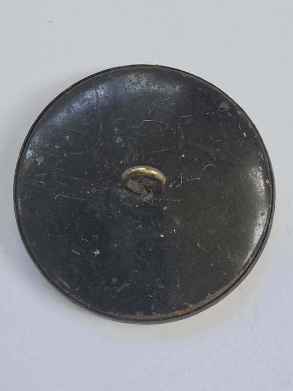 b288b28d-e294-44ac-b3b1-18789aaa0956 Lacqurered Brass Picture Button