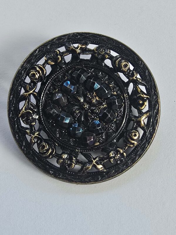 3e14cc27-e576-4d84-a5a3-f53383653bc3 Blued Steel's Mounted on Brass Button